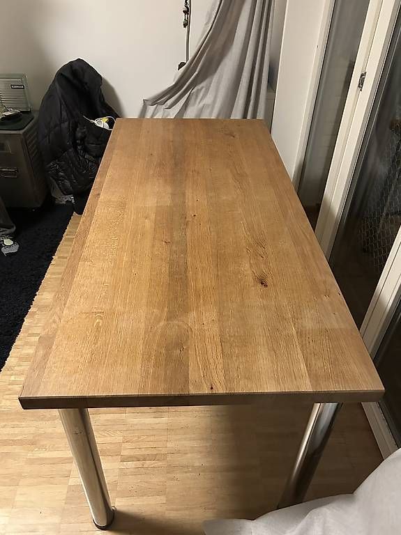 Tables: Holztisch – D'occasion à Winterthur par ind_5zjm
