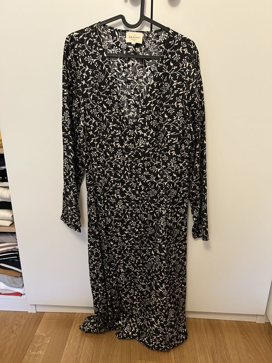 Sezane Vestiti: Sezane Kleid, Größe 40 – Nuovo (secondo la descrizione) da Zürich venduto da cla_g627