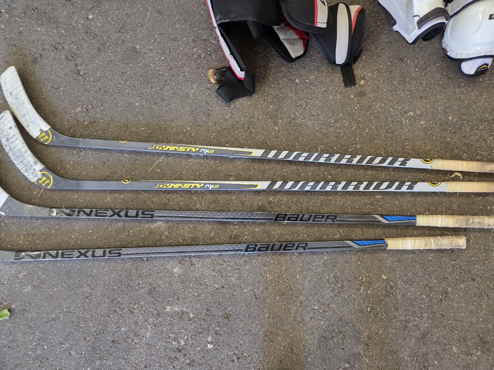 Bauer Schutz & Schoner: Eishockey Ausrüstung  – Gebraucht aus Oberhasli von General-Dealer 1