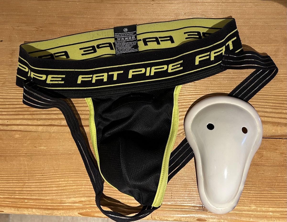 Schutz & Schoner: Tiefschutz Unihockey / Eishockey – Gebraucht aus Uffikon von Gismj 1