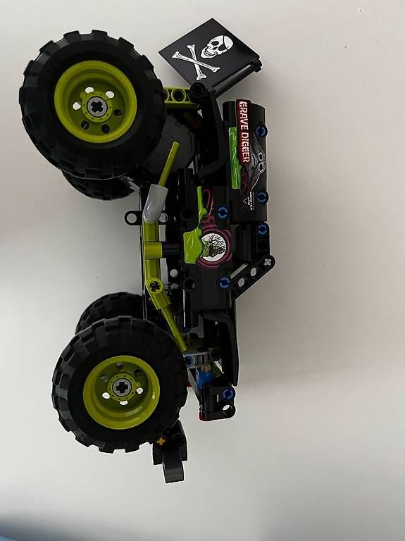 Lego Kit di costruzioni: LEGO  Technic - Monster Jam "Grave Digger" (42118) – Usato da Plagne venduto da Boudepain1515 2