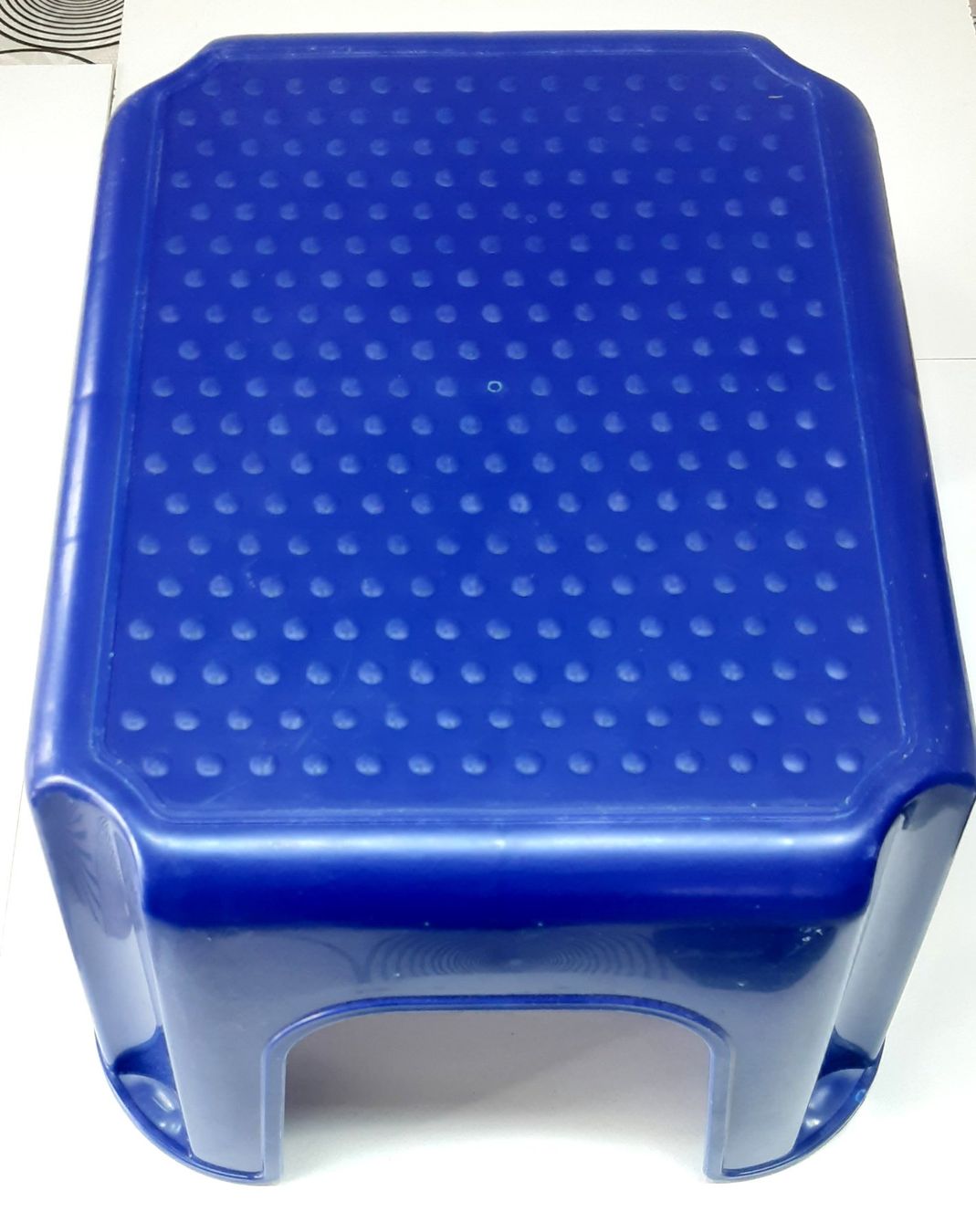 Scale: Tritthocker aus Kunststoff - Tabouret marchepied – Usato da Savagnier venduto da Marderuth