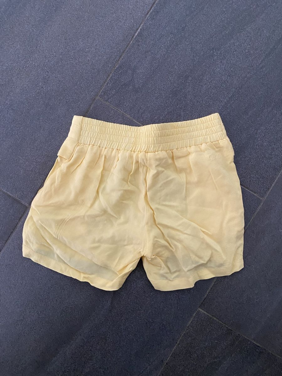 Chloé Pantaloni: Shorts Chloé jaune taille 4 ans – Usato da Grenchen venduto da O.r.i.g. 1