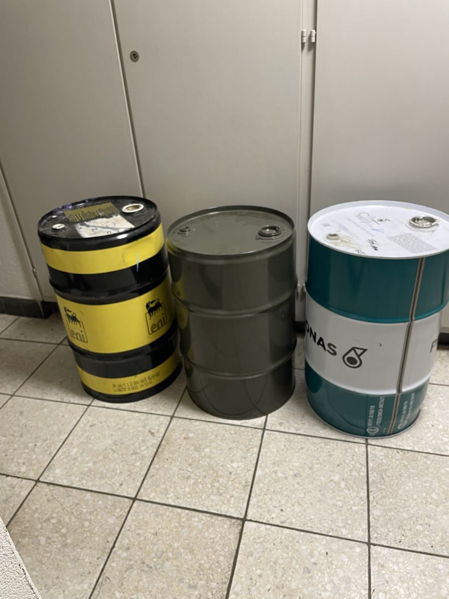 Accessori: Blechfass 60L leer gebraucht Zustand gemischt – Usato da Zürich venduto da Nonas1996