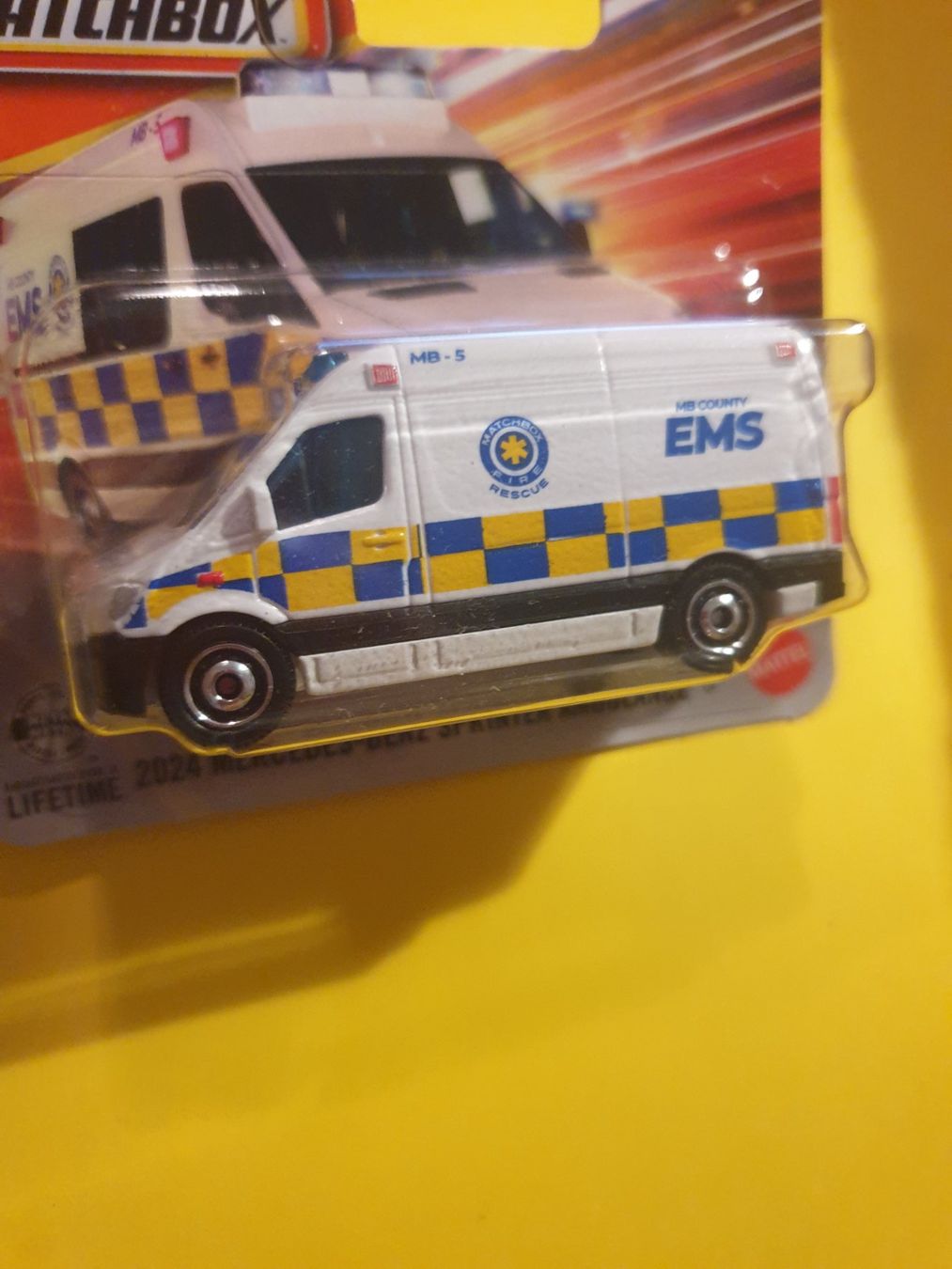 Matchbox Modellini d'auto: Matchbox 2024 MERCEDES-BENZ SPRINTER AMBULANCE – Nuovo e nell'imballaggio originale da Oftringen venduto da Rotor 5