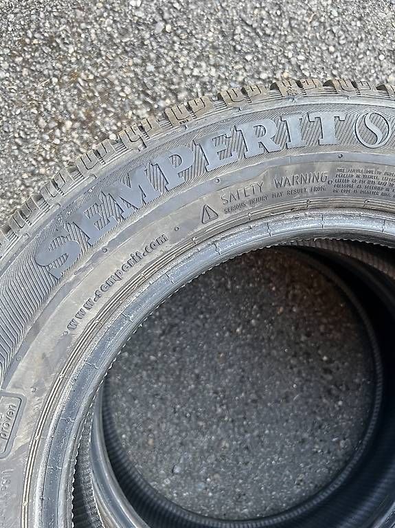 Pneus & Roues: 2 x 175/65/15 Semperit Winterreifen  – D'occasion à Frasnacht par nobloff 3