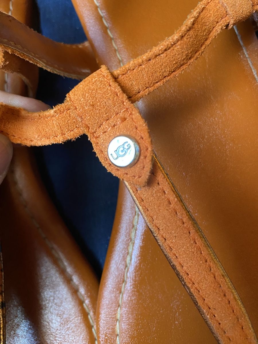 Ugg Scarpe da donna: Sandales UGG orange cuir suédé 42 – Usato da Geneve venduto da Monthoux13 1