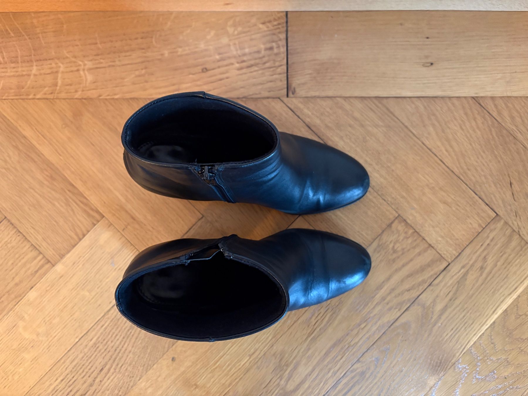 Damenschuhe: Leather Black Ankle Boots with Comfortable Heel - size 37 – Gebraucht aus Zürich von KeyboardStep 4