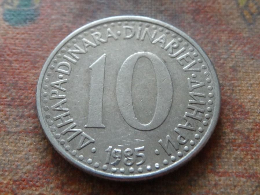 Tutti le monete: YOUGOSLAVIE  10  Dinara  1985 – Usato da Romanel-sur-Lausanne venduto da Swift13