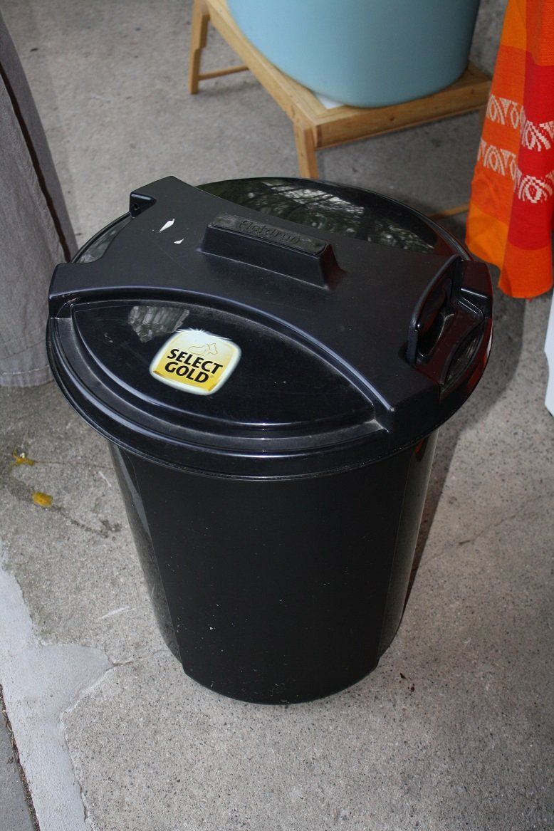 Behälter & Ähnliches: Futtertonne h50cm – Gebraucht aus zuchwil von parson65
