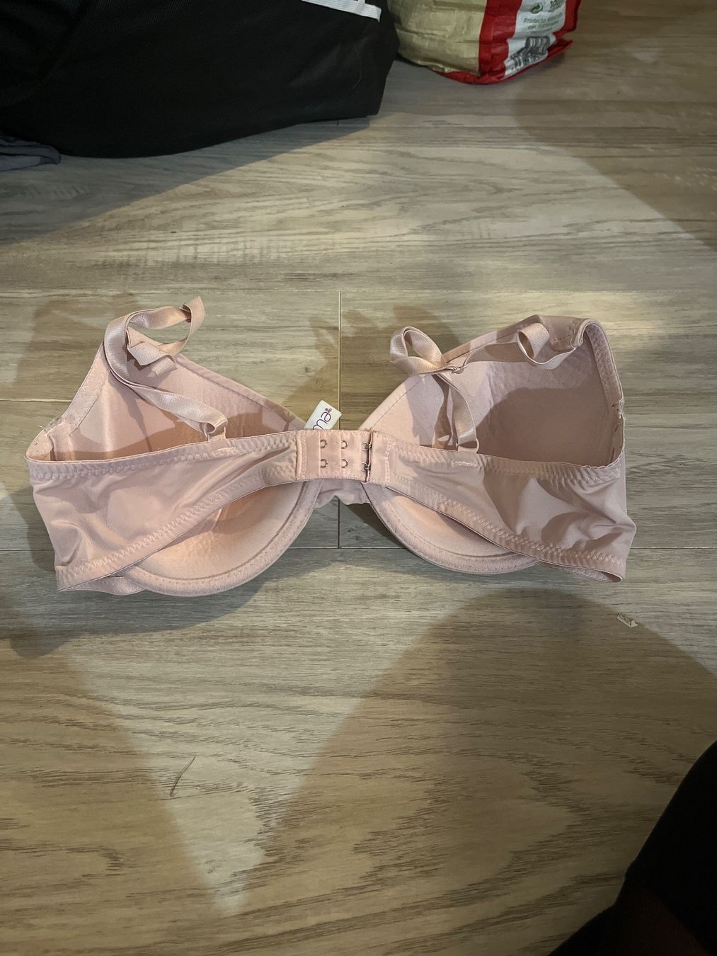 Altra biancheria intima: Soutien-gorge rose CARISMA – Usato da Le Locle venduto da Mayd_h 1