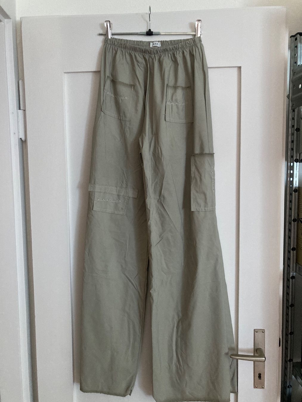 Pantaloni: Superleichte Recycelte graue Hose aus Zeltstoff – Nuovo (secondo la descrizione) da Zürich venduto da MoanaK
