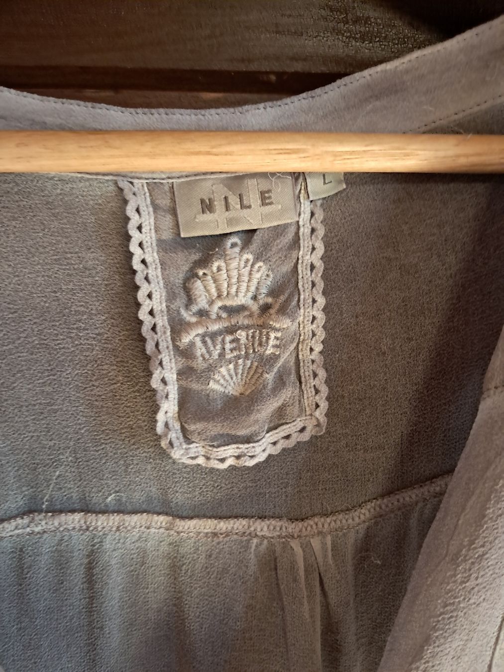 Nile Blusen: Nile Seidenbluse M bis L – Gebraucht aus Kefikon TG von theratpack20 1