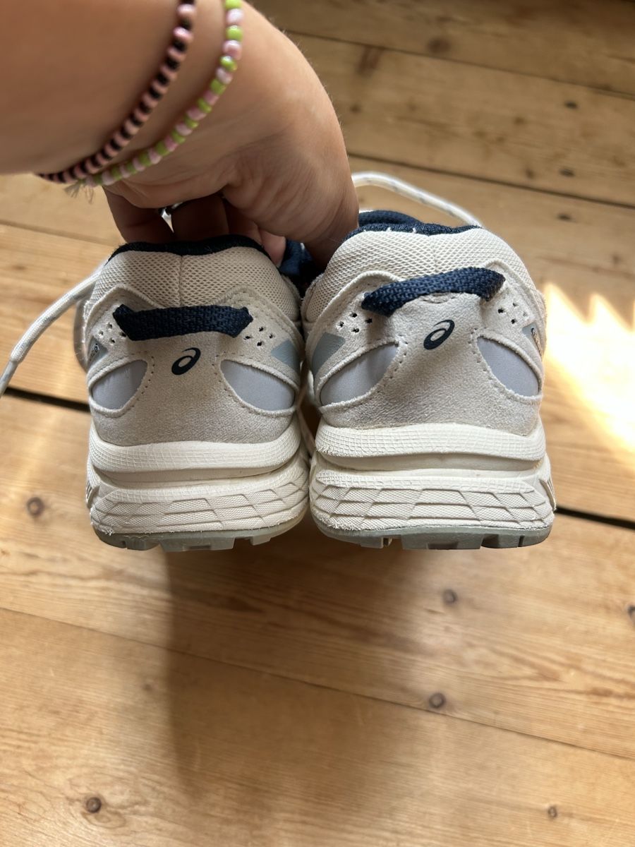 Asics Damenschuhe: Asics gr 38💜 – Gebraucht aus Basel von Nicetohave13 4