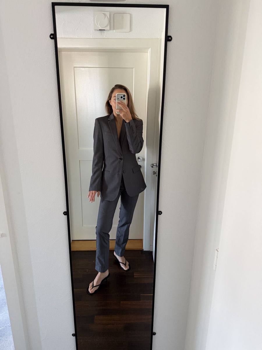Completi & Tailleur: Dark grey woman tailor made suit – Nuovo (secondo la descrizione) da Uster venduto da Monika_OB 9
