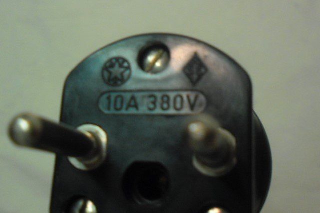 Fiches d'alim.: 380 Volt - Stecker , 10A – Neuf (Voir description) à Büren SO par omsa 4