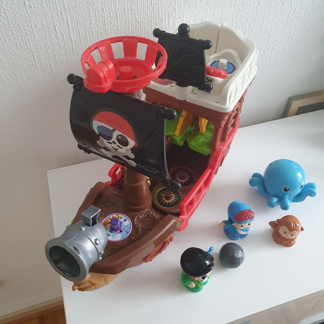 Spielzeuge: Bateau de pirates ouvrable – Gebraucht aus Prilly von RoDyRe