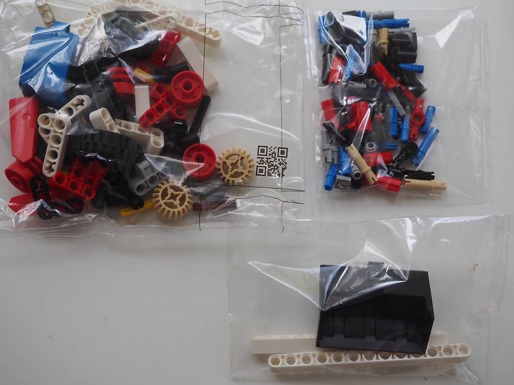 Giocattoli: LEGO Technic Set 42116 "Kompaktlader" für Alter 7+ – Usato da Basel venduto da Renato_hirzi 2
