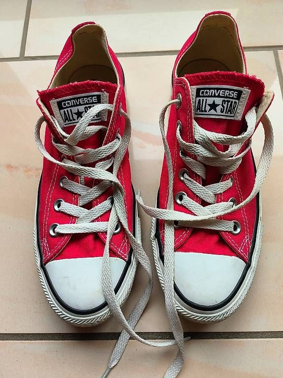 Converse Scarpe da donna: Paire de Chaussures Converse – Usato da Grône venduto da mmaye