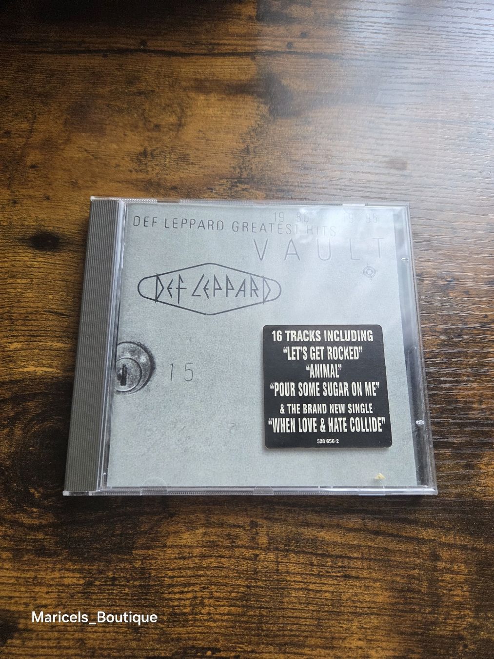 CDs: Def Leppard Vault CD 1980-1995 Good Condition – D'occasion à Winterthur par Maricels_Boutique
