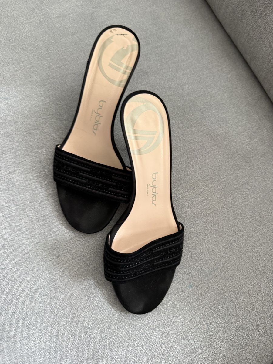 Scarpe da donna: Black Byblos Heeled Sandals, Size 37, Perfect Condition – Nuovo (secondo la descrizione) da Montreux venduto da jvo_vg8n 1