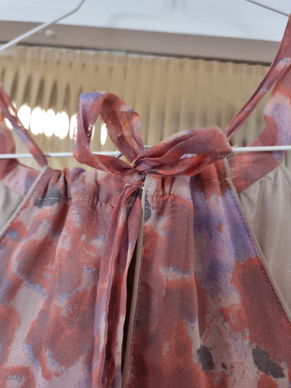 Vestiti: Vero Moda Rosa Chiffon Minikleid – Usato da Zürich venduto da Nala2811 5