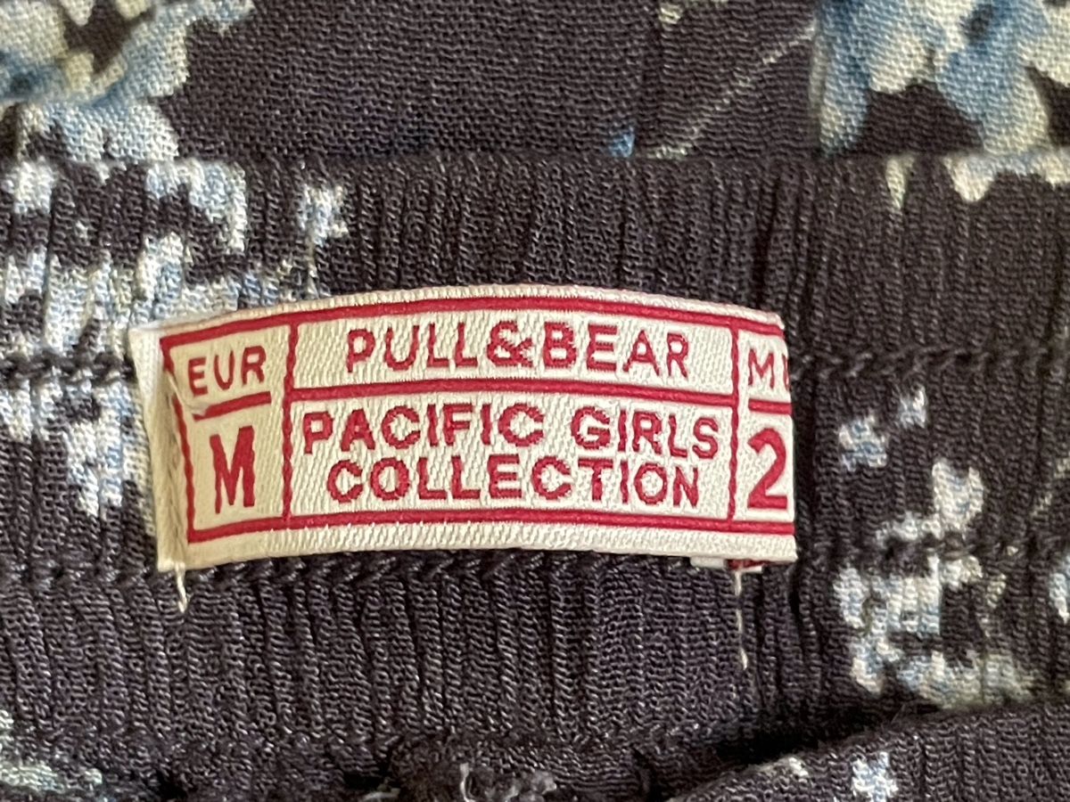 Pull&Bear Pantaloni: Short Pull&Bear fleuri taille M jamais porté – Nuovo e nell'imballaggio originale da Vuadens venduto da Nina11 3