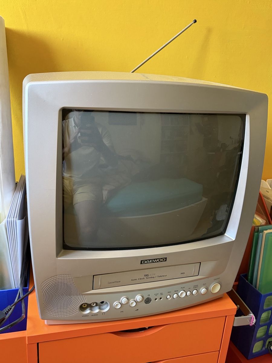 Televisori: Television (TV) cassettes – Usato da Etoy venduto da tri_wk7x