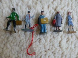 5 Metall-Spielfiguren,antik,handbemalt,Pöstler,Reisende,Kind