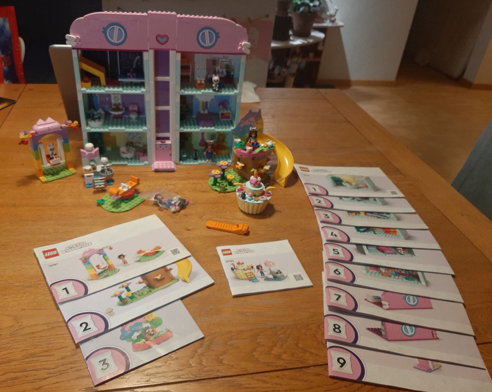 Lego Baukästen: LEGO  Gabby's Dollhouse 3 verschiedene Sets – Gebraucht aus Zofingen von fubu78