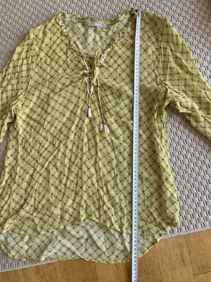 Nile Blusen: Bluse NILE mit Schnürung und Weiten Ärmeln, S – Gebraucht aus Solothurn von Bobesch08 7