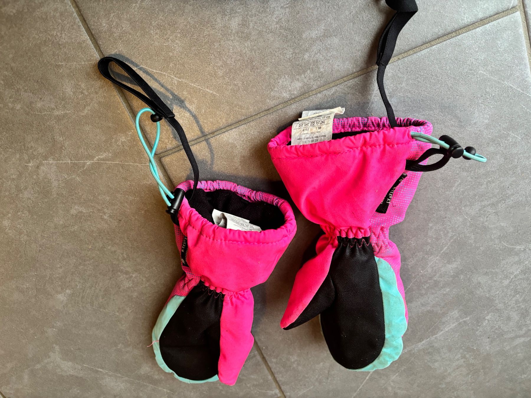 Reusch Guanti: Winter Fausthandschuhe Reusch Kindergrösse Gr. 4, US: L – Usato da Herzogenbuchsee venduto da MoLa85 1