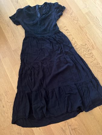 Schwarzes Kleid Grösse S