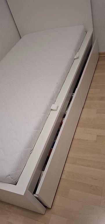 Ikea Letti: Bett mit Rost und Matratze – Usato da Müllheim Dorf venduto da Jcecotto 1