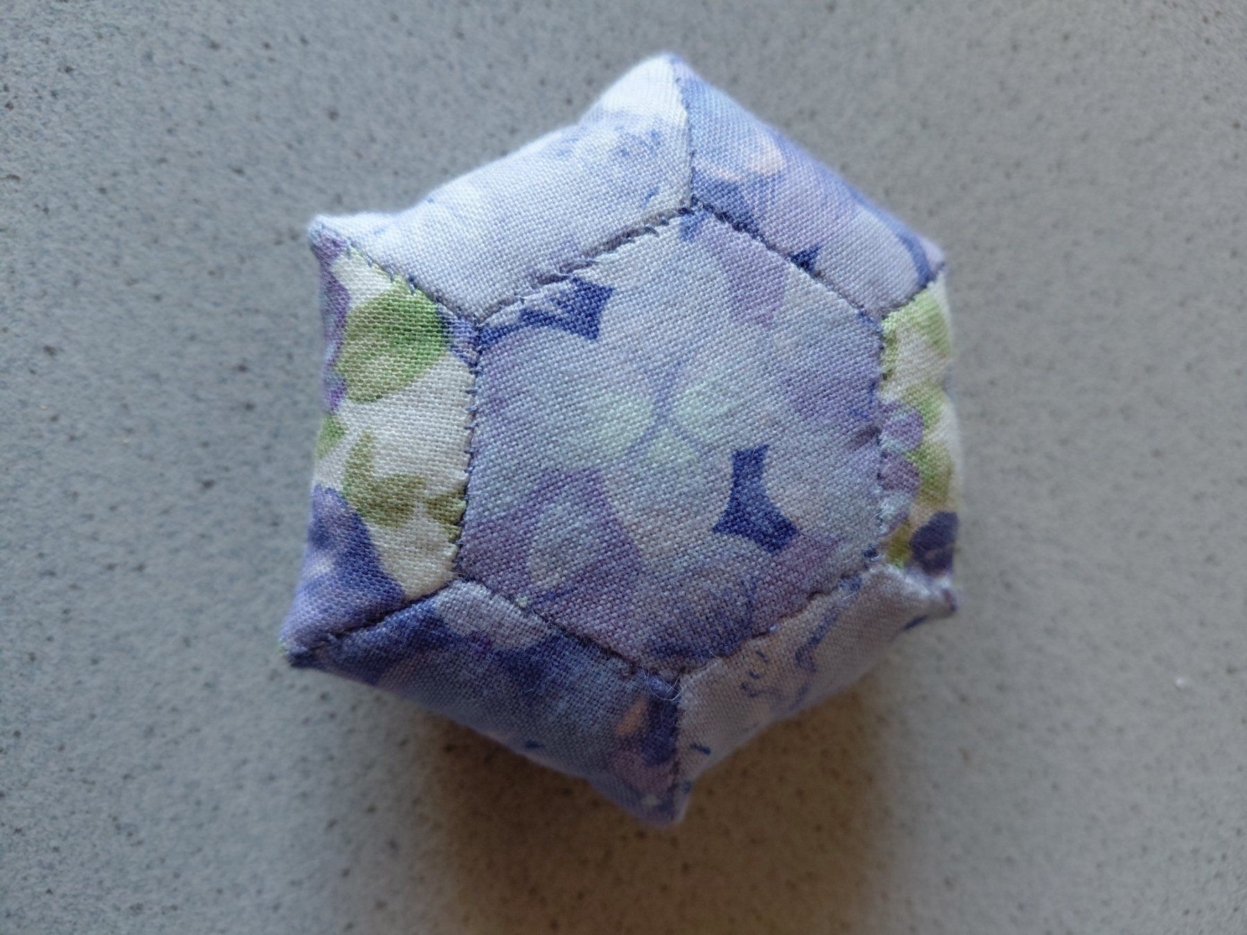 Cuscini: Engel, Nadelkissen, Handarbeit, Patchwork – Nuovo (secondo la descrizione) da Winistorf venduto da acreativ4 1