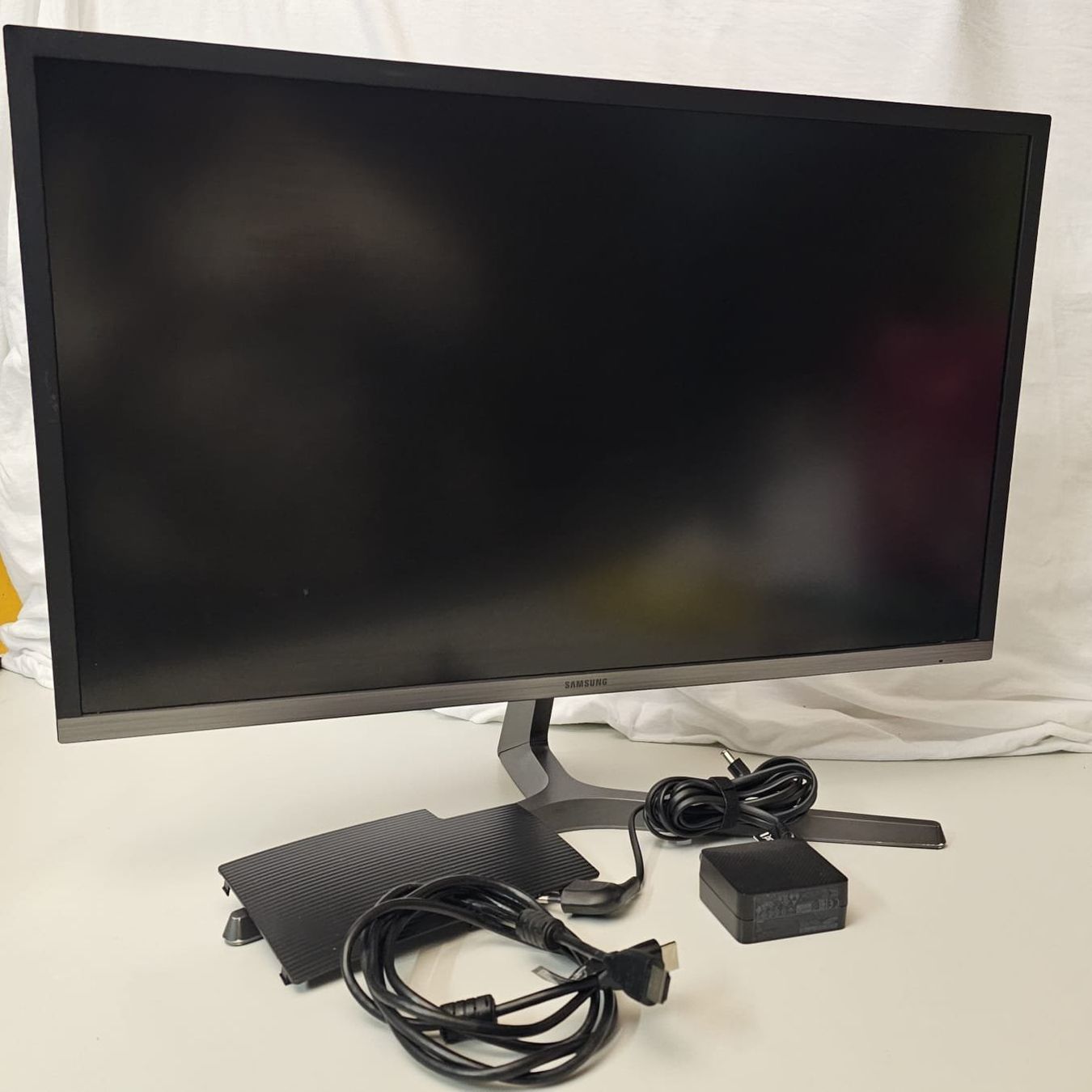Samsung Monitore: Samsung U28H750UQU 28" 4K‑Monitor – Gebraucht aus Wettingen von bestrox 1