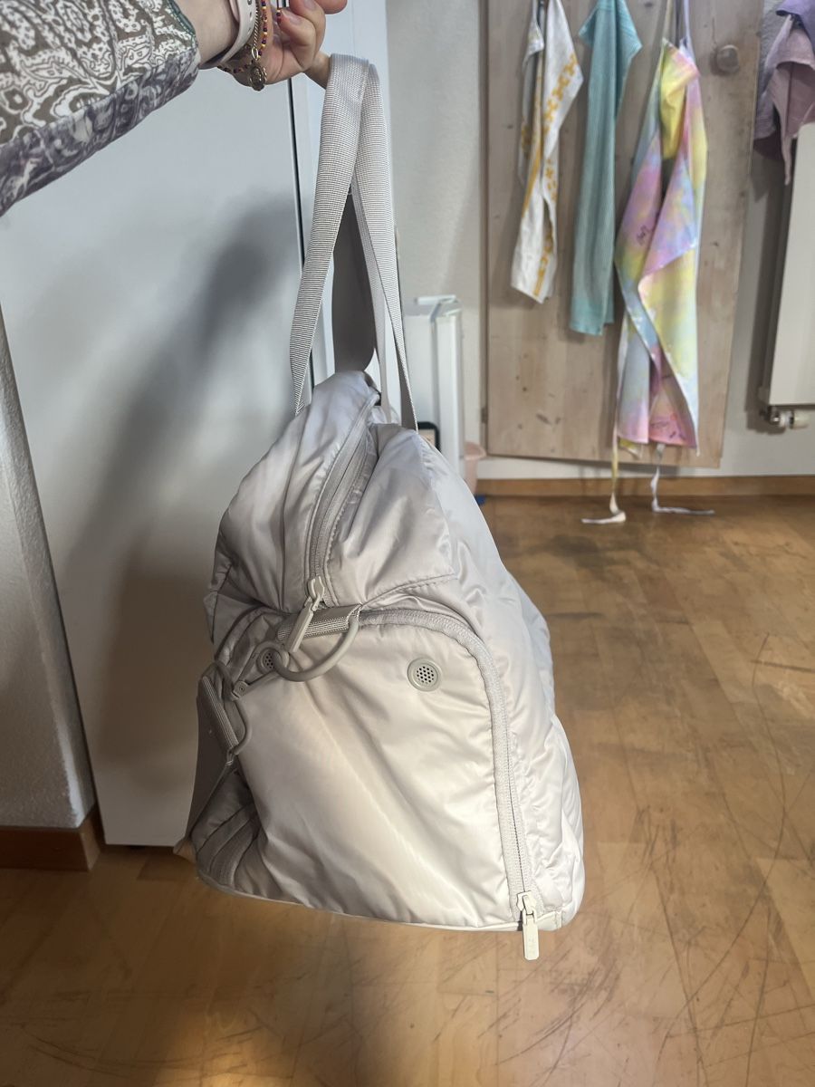 Oysho Borse: Oysho Sporttasche – Nuovo (secondo la descrizione) da Bern venduto da kim_txn9 1