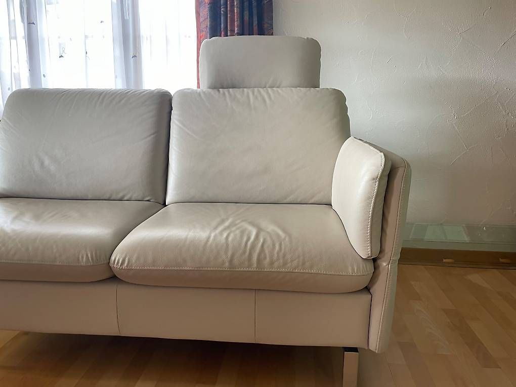 Divani: In Graubünden! 2 moderne Ledersofas hellgrau !  – Usato da Zürich venduto da Azrun77 4