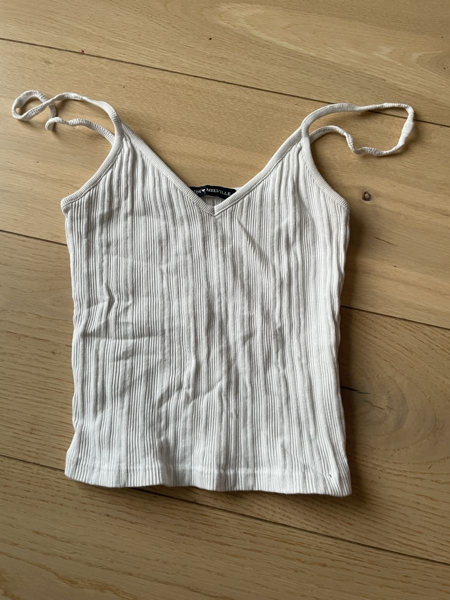 Brandy Melville Top: Brandy Melville Top – Usato da Uitikon Waldegg venduto da lor_b2rv