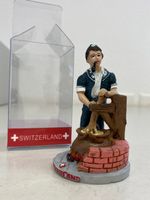 Schweizer Souvenir Figur, Älpler mit Feuertopf, Backpfeife