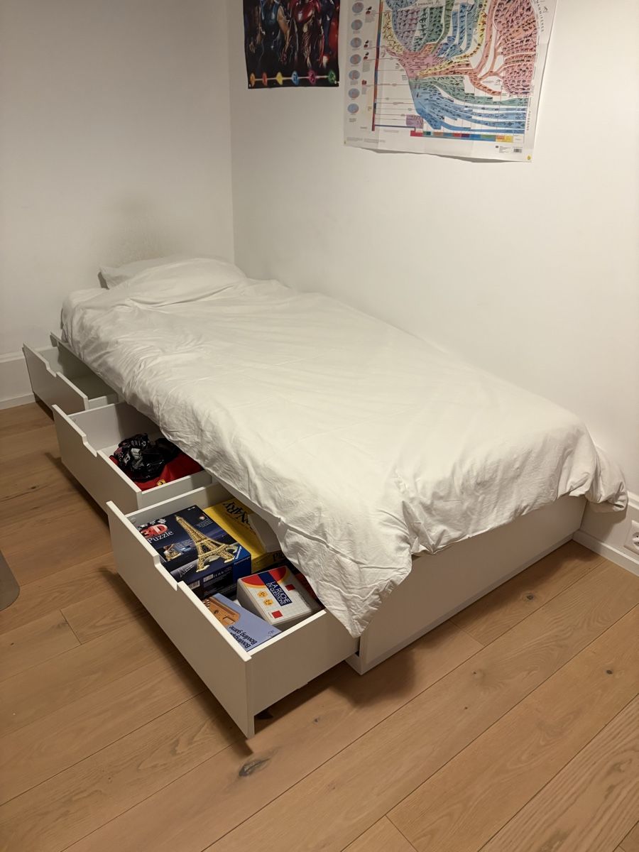 Betten: Lit enfant avec rangement y.c matelas – Gebraucht aus Peseux von and_5f6l 1