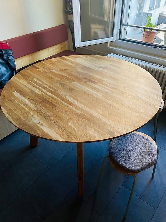 Tables: Table bois massif 120cm – D'occasion à Genève par luc.vega 1