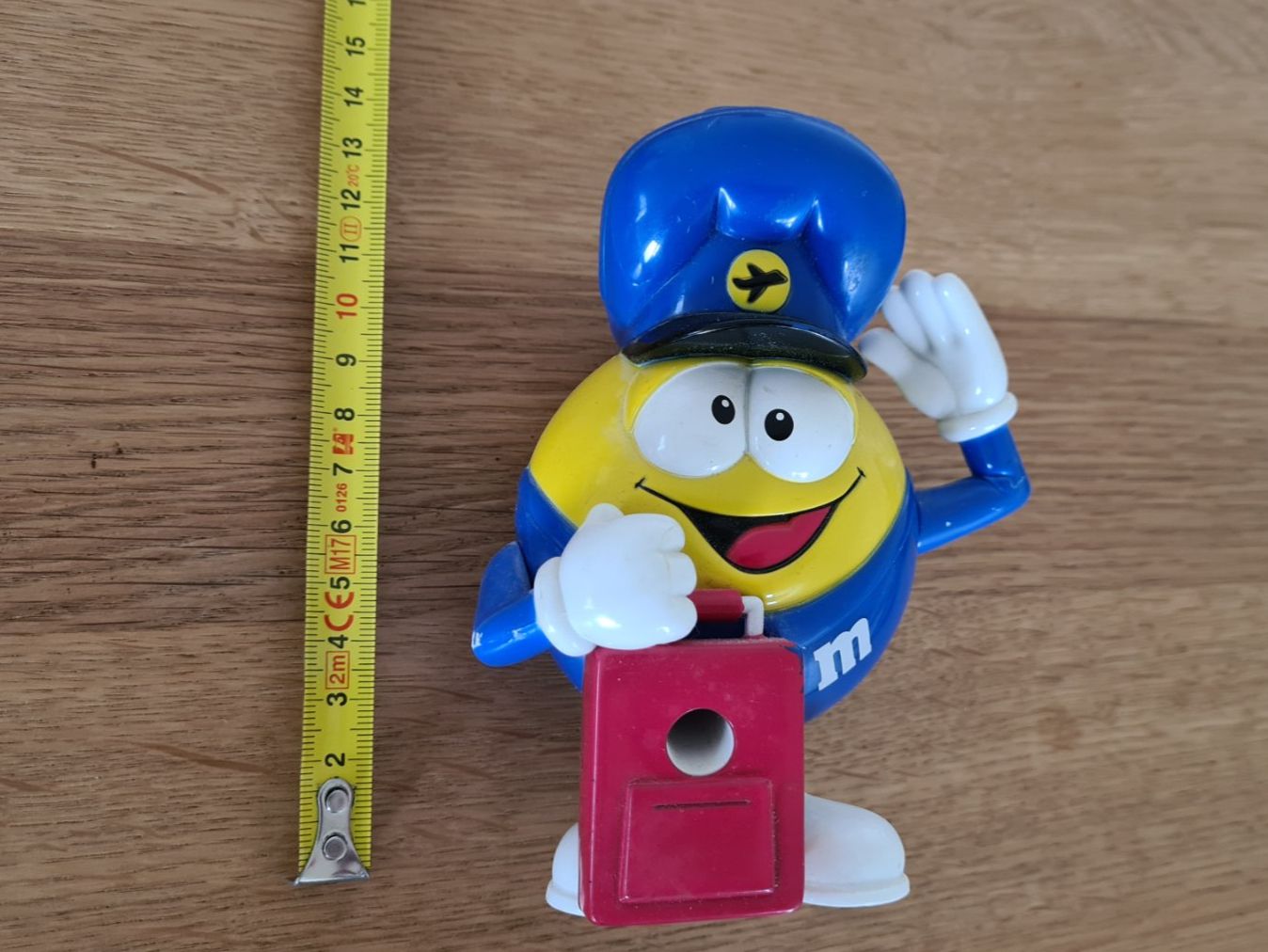 Figuren: Vintage Yellow M&A Spender Pilot von 2000 – Gebraucht aus Winterthur von stufaphi 3