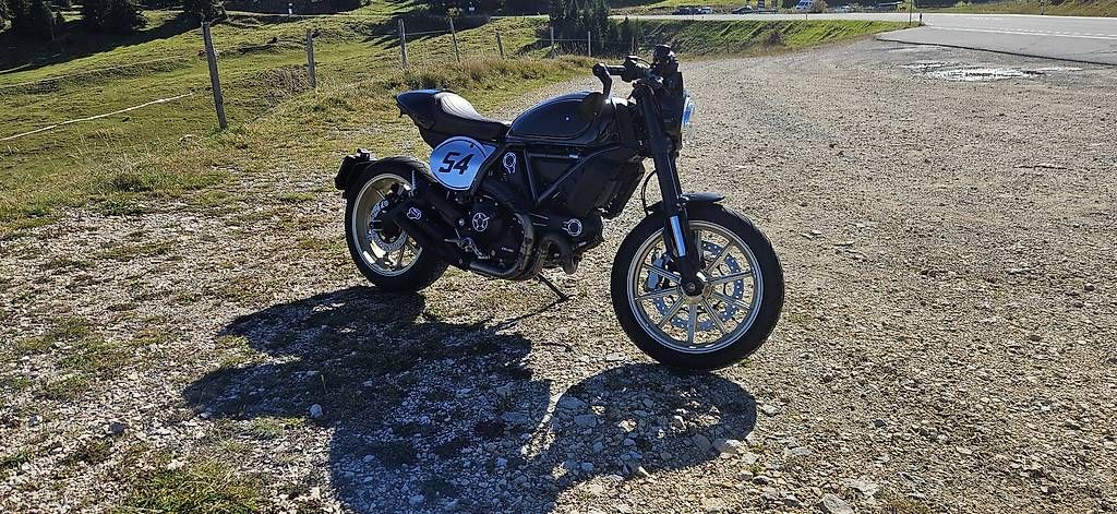 Strada: Ducati Scrambler Café Racer 2018 – Usato da Bursins venduto da TheGab 4
