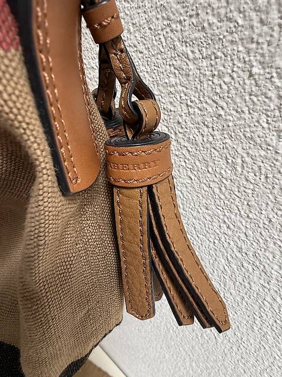 Borse: Borsa e portafoglio Burberry  – Usato da S. Antonino venduto da bmo_6rhv 2