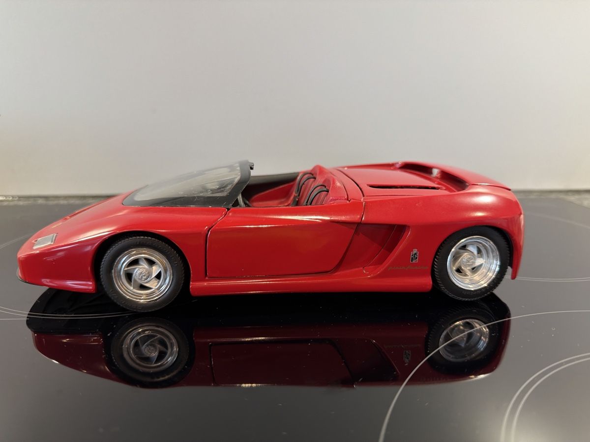 Revell Modellini d'auto: Ferrari Mythos - 1/18 - Revell – Usato da Wolfwil venduto da Rolex1 1
