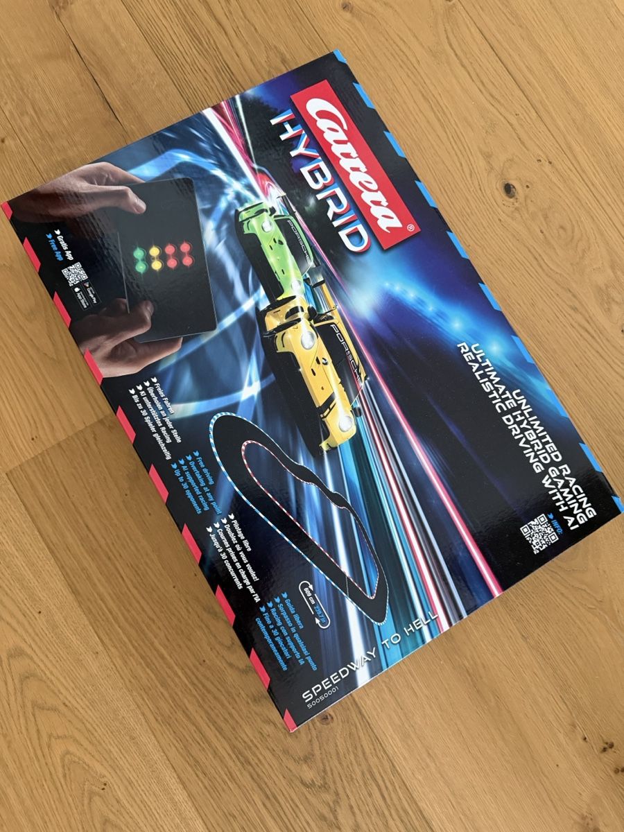 Carrera Piste: Carrera Hybrid Autorennbahn – Usato da Maienfeld venduto da sf219
