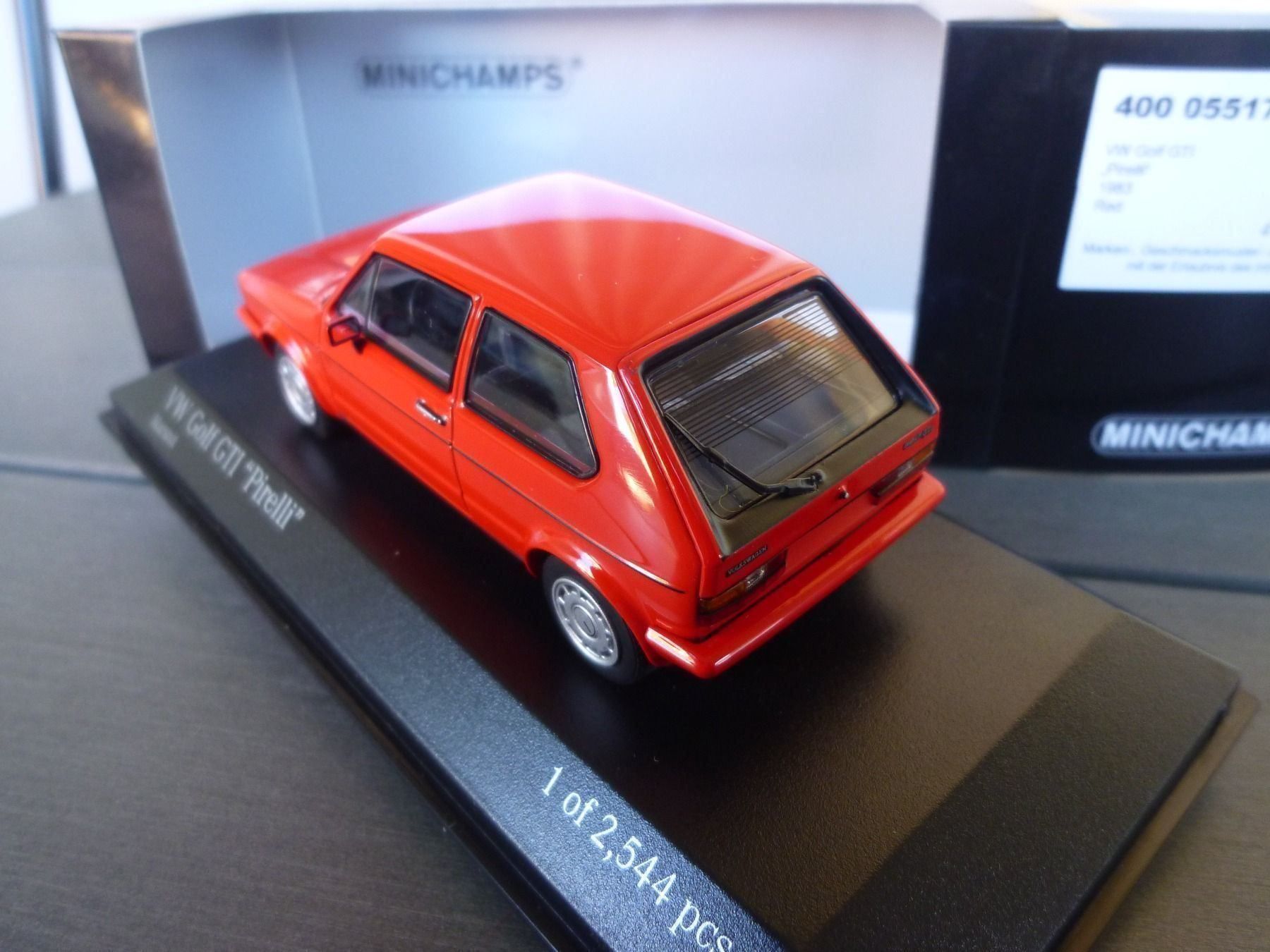 Volkswagen Modellini d'auto: VW Golf GTI "Pirelli"(1983) – Nuovo e nell'imballaggio originale da Flawil venduto da Imperiosud 2