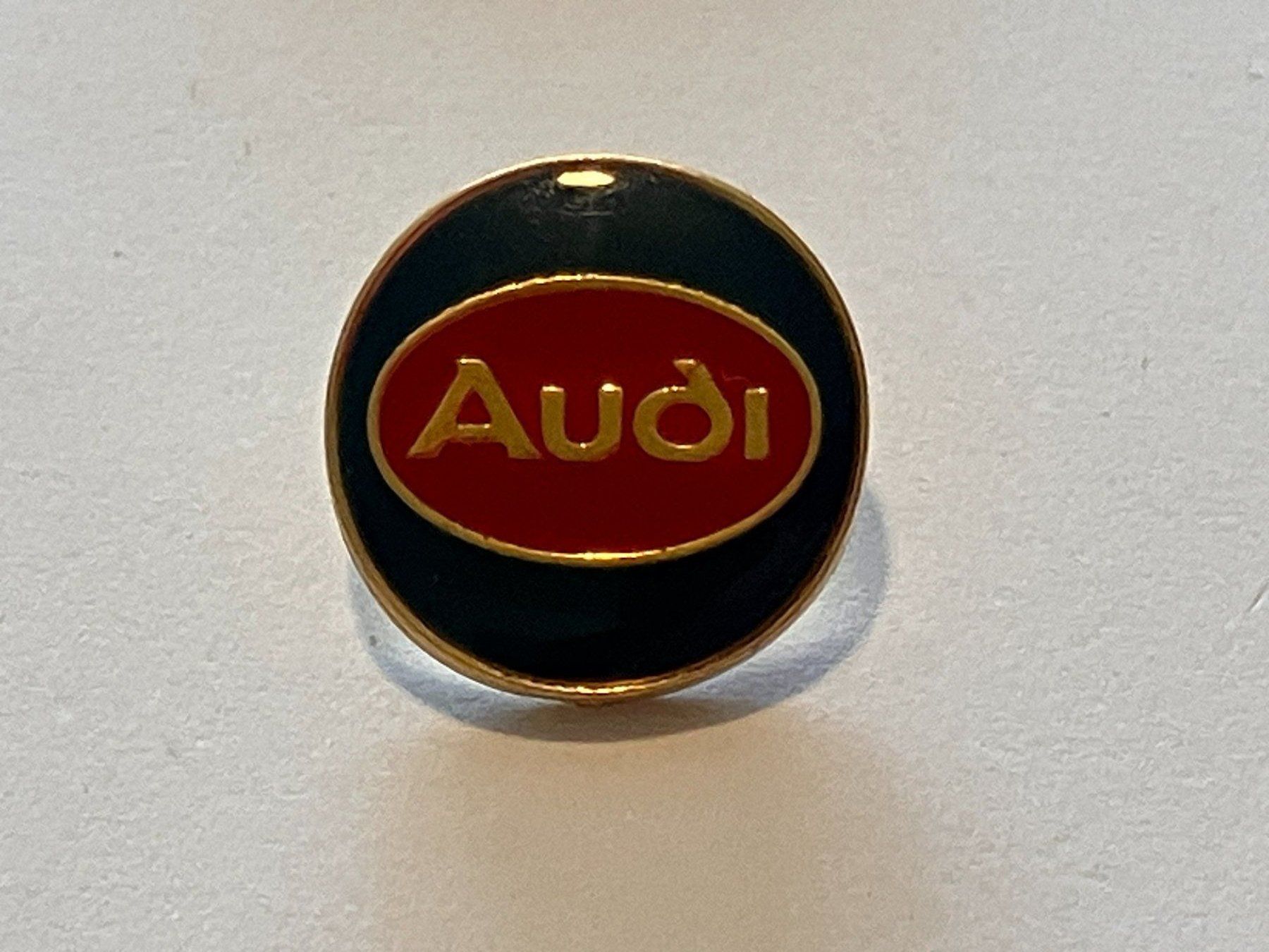 Placchette & Badge: 1 Pin Audi – Usato da Basel venduto da djwwpp