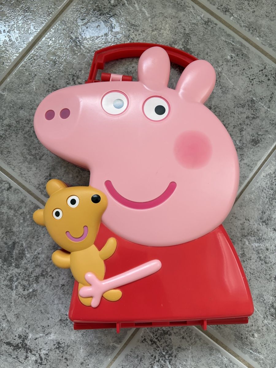 Giocattoli: Peppa Wutz Koffer mit 9 original Figuren – Usato da Herisau venduto da verkaufen75